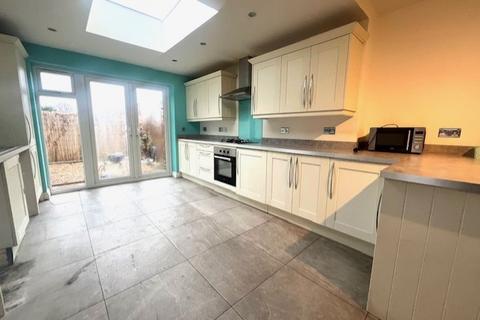 5 bedroom terraced house to rent, Lordship Lane, London N17