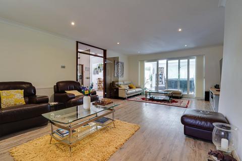 undefined, Oakway, Studham, Bedfordshire, LU6
