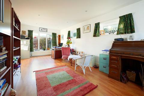 9 The Orchards, Elham, Canterbury, CT4 6TR