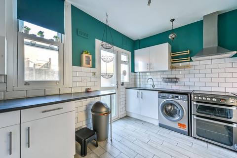 2 bedroom terraced house to rent, Derinton Road, Tooting, London, SW17