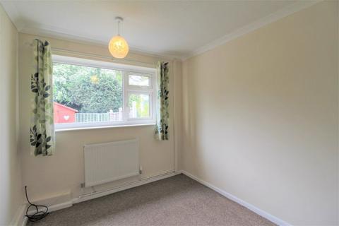 2 bedroom bungalow to rent, Windrush Close, Bramcote, Nottingham, NG9 3LN