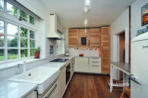 71 The Drive, Wallington, SM6 9ND