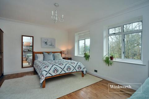 71 The Drive, Wallington, SM6 9ND