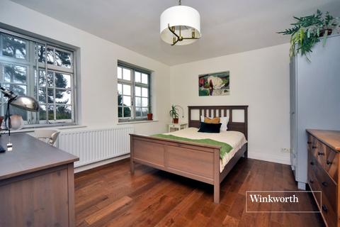 71 The Drive, Wallington, SM6 9ND