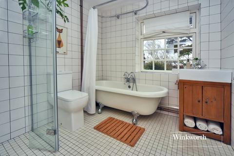 71 The Drive, Wallington, SM6 9ND