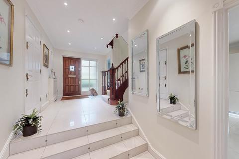 5 bedroom detached house for sale, Saddlers Close, Barnet EN5