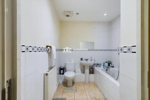 2 bedroom apartment for sale, Great North Way, London