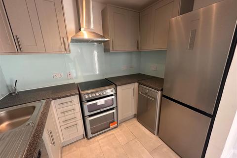 2 bedroom apartment to rent, Langstone Way, London