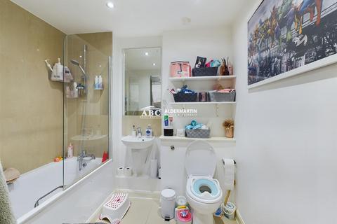 1 bedroom flat for sale, Zodiac Close, Edgware