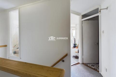 3 bedroom flat for sale, Blantyre Walk:  Worlds End Estate, London