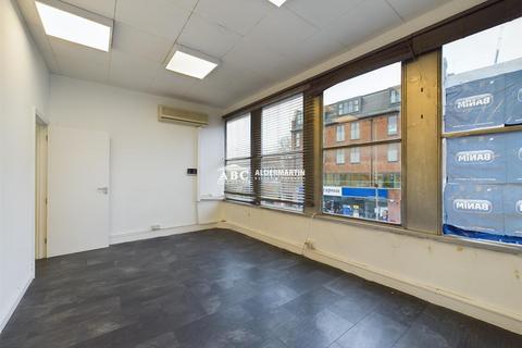 Office to rent, Brent Street, London