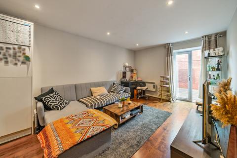 1 bedroom apartment for sale, Flat 1, 15a High Street, Weybridge