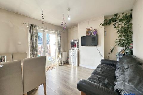 3 bedroom semi-detached house to rent, Balliol Road, Welling DA16