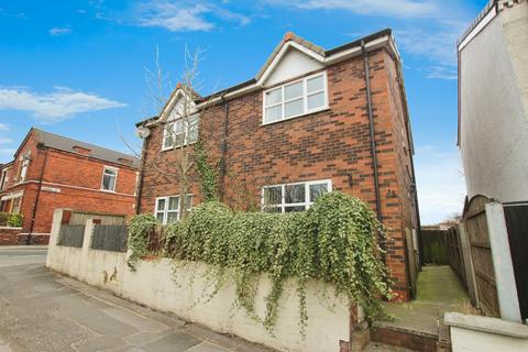 2 bedroom semi-detached house to rent, Robins Lane, St Helens, WA9