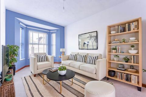 3 bedroom end of terrace house for sale, London Road South, Pakefield