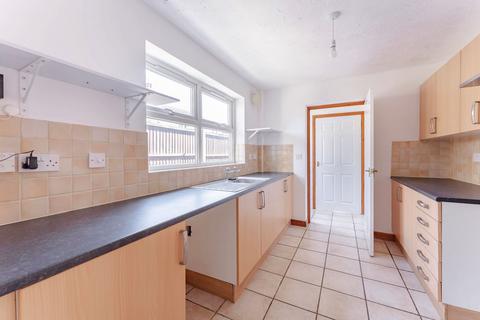 3 bedroom end of terrace house for sale, London Road South, Pakefield
