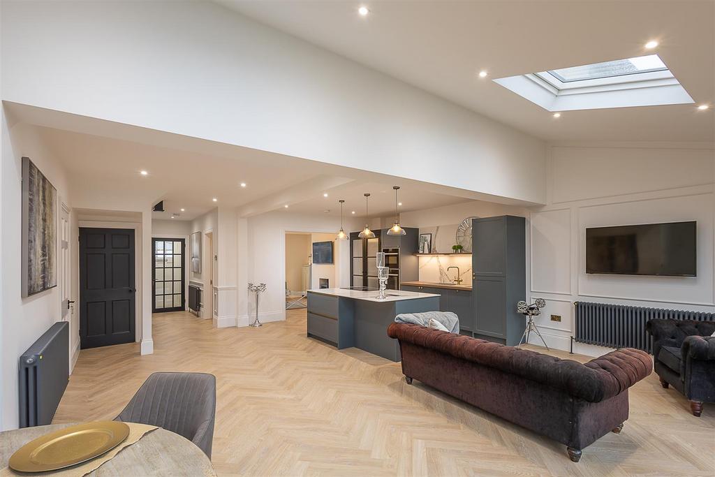 Open Plan Kitchen/Diner & Family Room