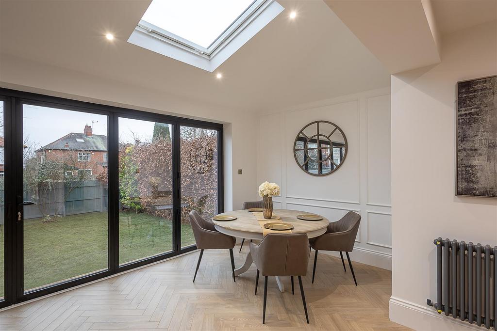 Open Plan Kitchen/Diner & Family Room