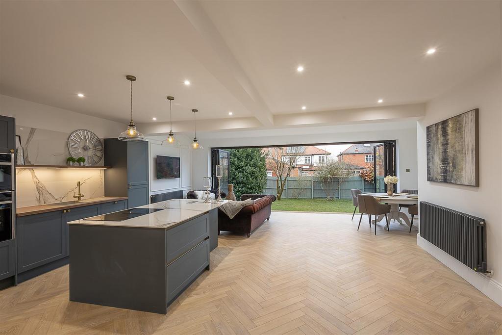 Open Plan Kitchen/Diner & Family Room