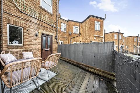 3 bedroom maisonette for sale, The Broadway, Beddington CR0