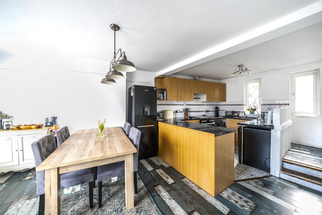 Kitchen/Dining Area