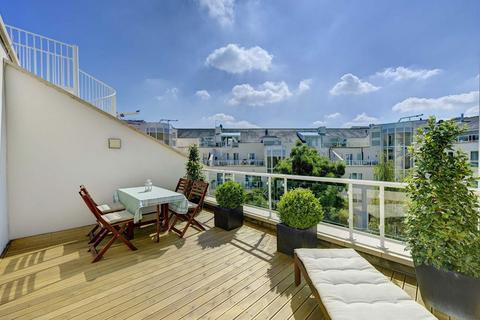 2 bedroom flat to rent, Carlyle Court, London SW10