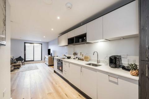 undefined, Kingston Road, Wimbledon SW20