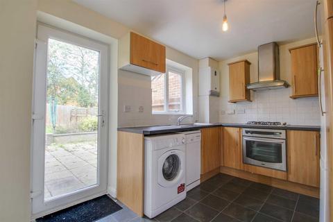 2 bedroom semi-detached house to rent, Vyne Crescent, GREAT HOLM