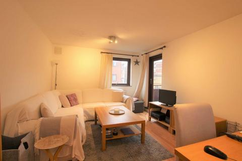 1 bedroom flat to rent, Doulton Mews, London NW6