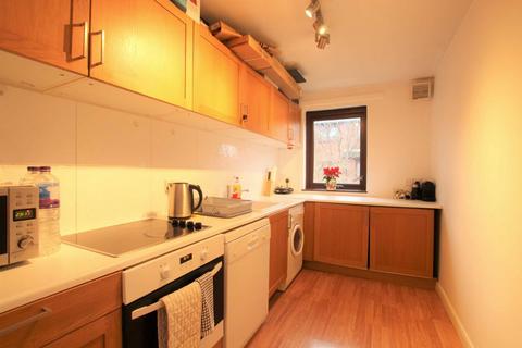 1 bedroom flat to rent, Doulton Mews, London NW6