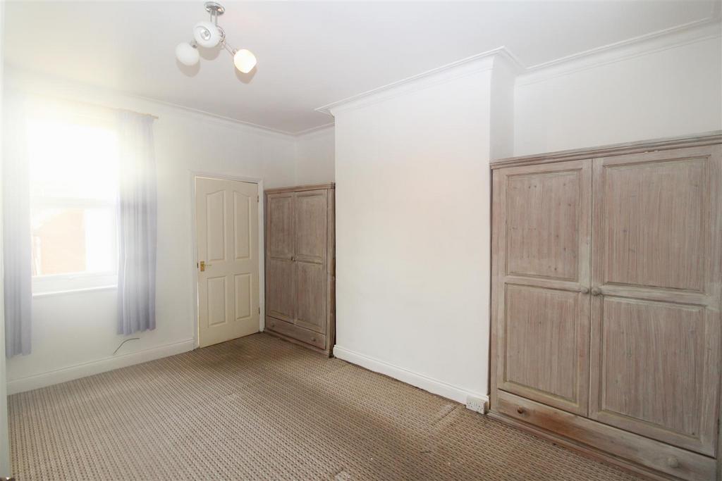 Bedroom 1.JPG