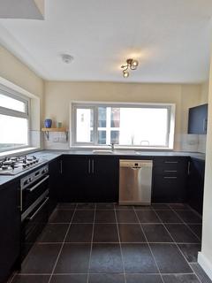 4 bedroom house to rent, Brynsifi Terrace, Mount Pleasant, Swansea