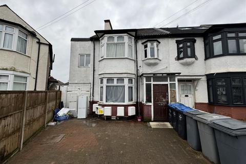 undefined, Lonsdale Avenue, Wembley