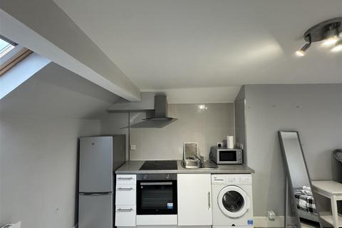 undefined, Lonsdale Avenue, Wembley