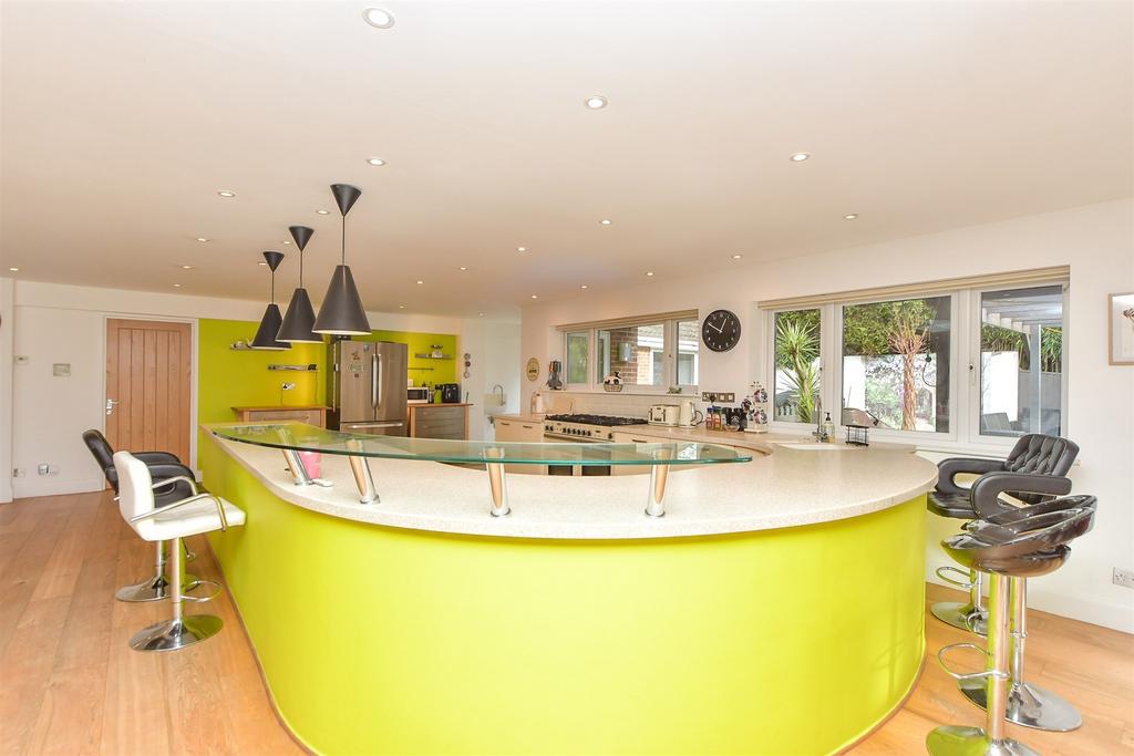 Kitchen/Living Area
