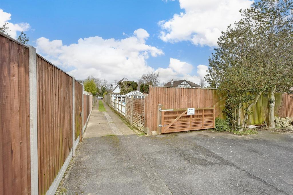 Driveway/Parking