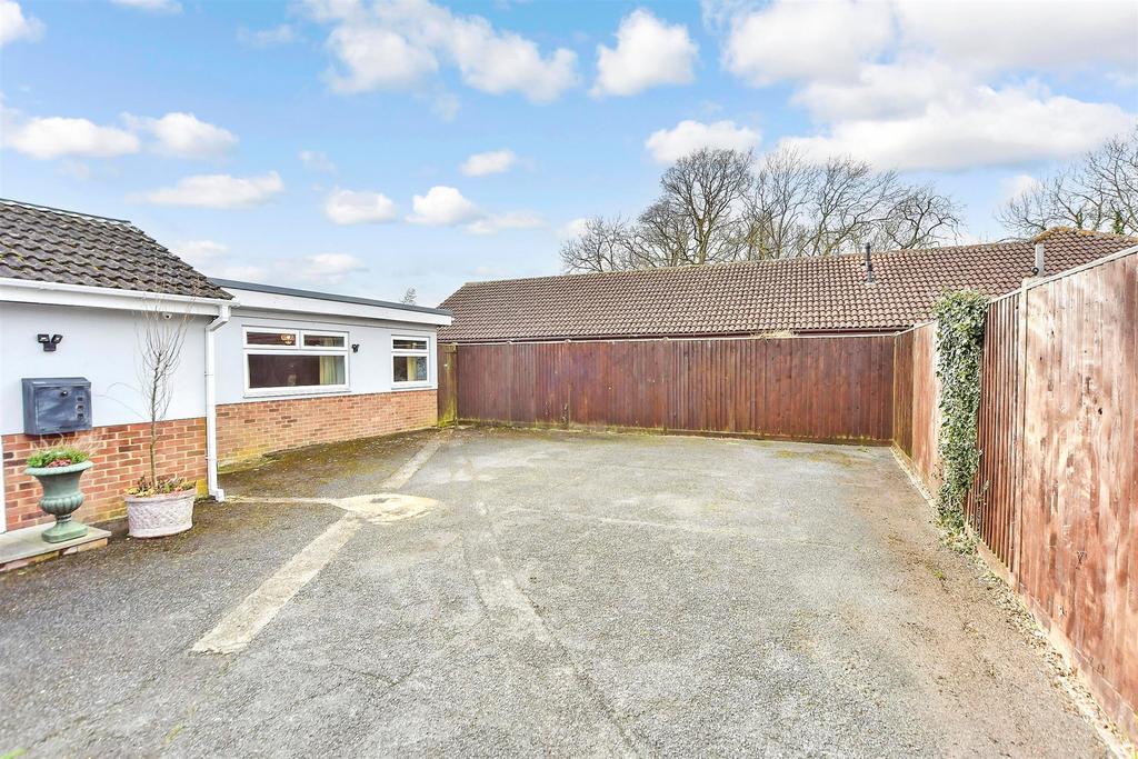 Driveway/Parking