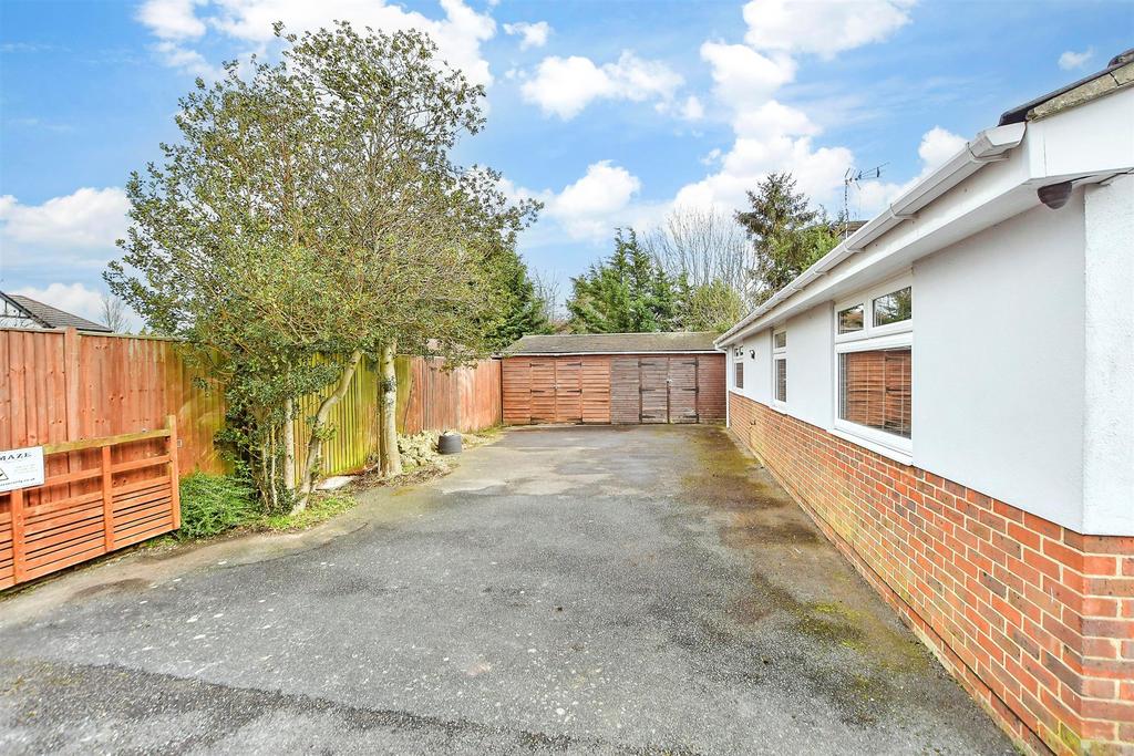 Driveway/Parking