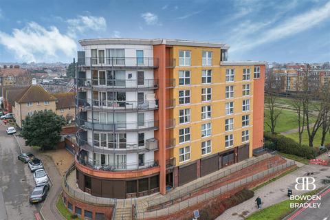 2 bedroom apartment for sale, Memorial Heights, Monarch Way, Newbury Park