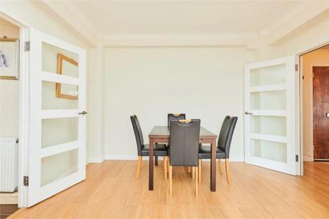 1 bedroom flat to rent, Hamilton Court, London W9