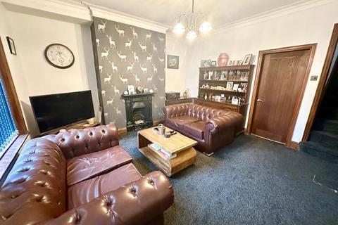 2 bedroom end of terrace house for sale, Fernfield Terrace, Boothtown, Halifax