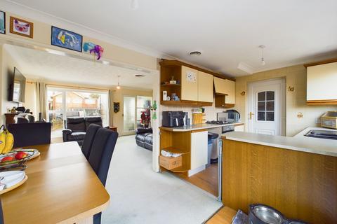 4 bedroom detached house for sale, Freda Close, Nottingham NG4