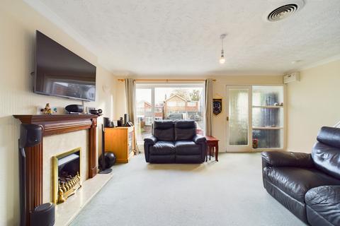 4 bedroom detached house for sale, Freda Close, Nottingham NG4