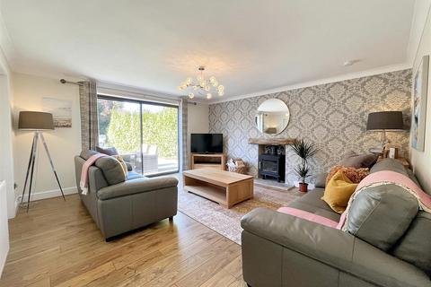 5 Cantref Close, Rogerstone, Newport, NP10 9AW