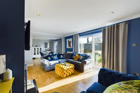 Avonlea Burton Road, Rossett, Wrexham, LL12 0HU