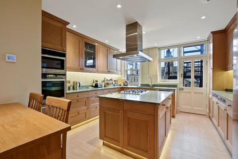 3 bedroom flat for sale, Weymouth Street, Marylebone Village, London, W1G