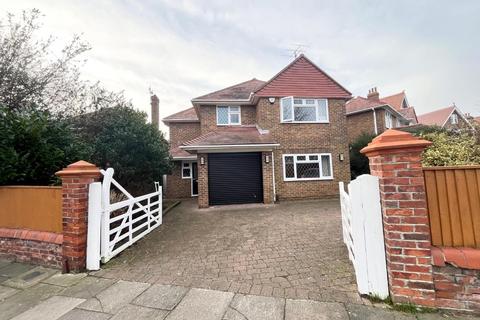 4 bedroom detached house to rent, Pembroke Gardens, Hove BN3