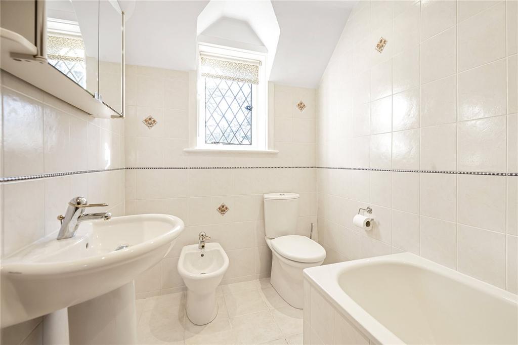 Famiky Bathroom