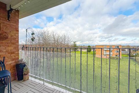 2 bedroom apartment for sale, Claremont Court, Windsor Close, Galmington, Taunton.