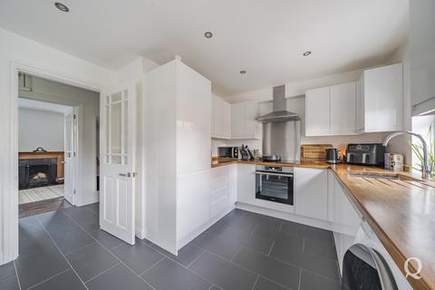 3 bedroom end of terrace house for sale, Adisham Green, Kemsley, Sittingbourne, Kent, ME10